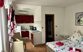 Apartment Schwarz In Petrcane II